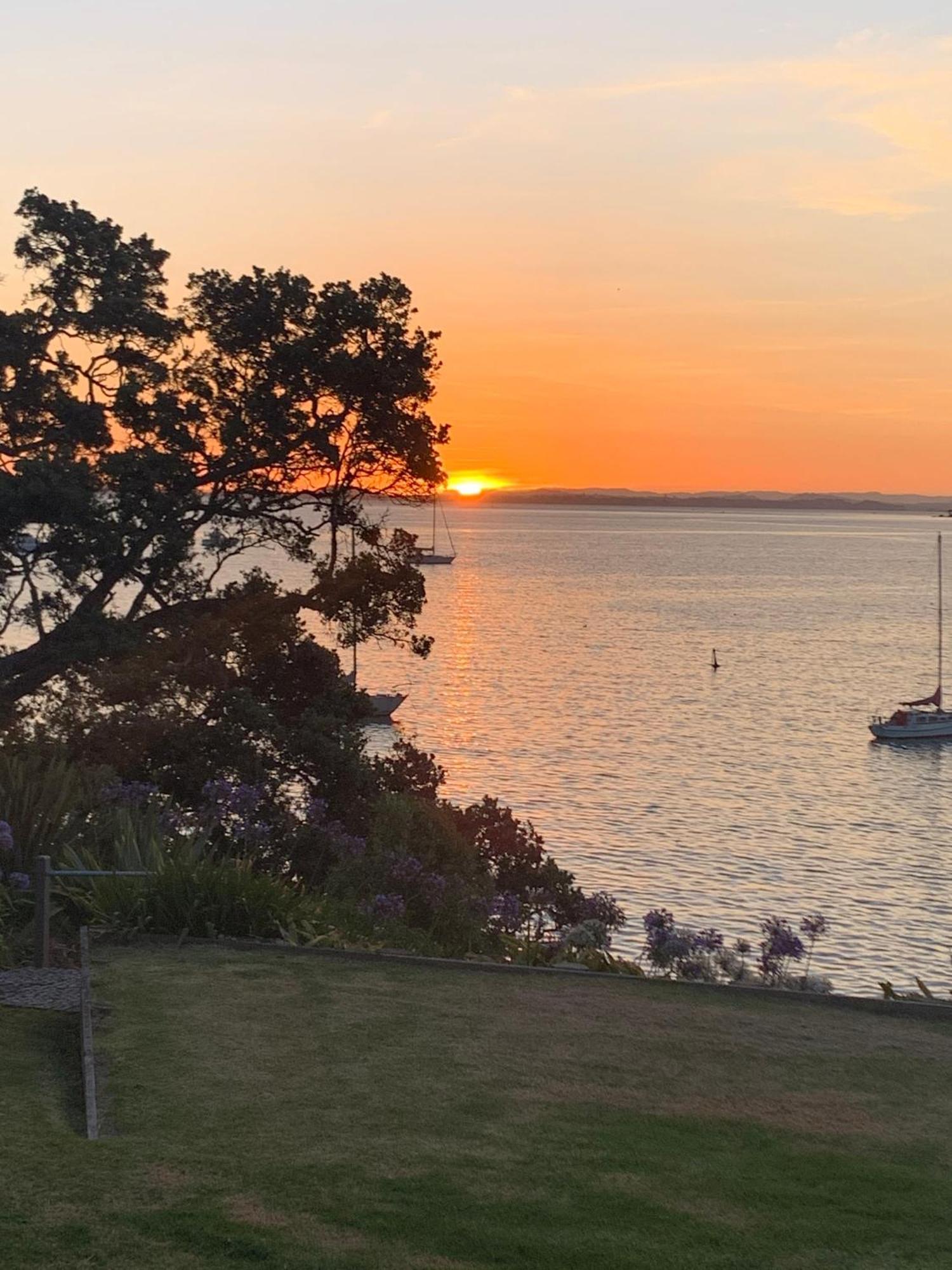 Peaceful Picnic Bay - Surfdale Holiday Home Экстерьер фото